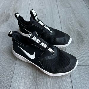 Nike Girl’s Black Slip-on Tennis Shoe Size 4